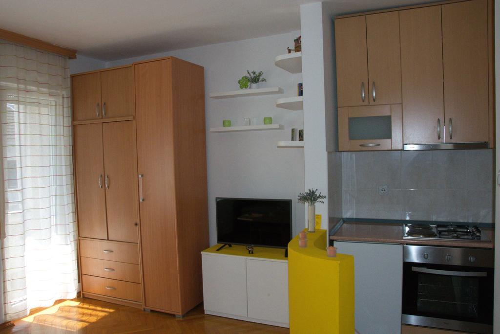 Studio Apartment In Novi Sad Center Exteriör bild